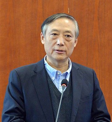 颜  虹
